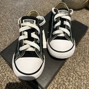 Converse Low Top - Black Sz9